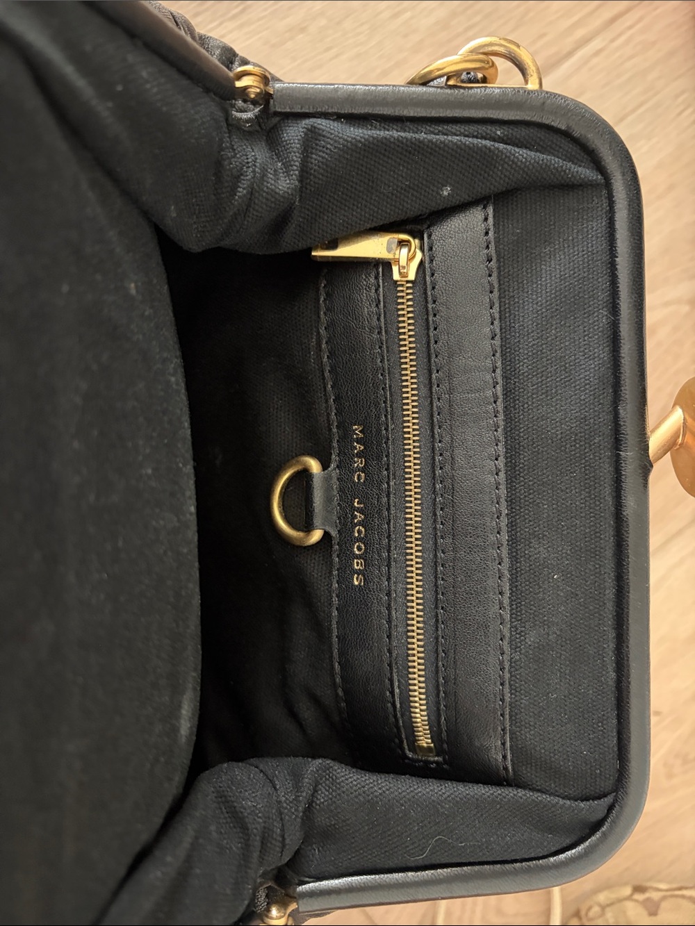 Marc Jacobs Black Quilted Shoulder Bag with Gold Chain - Picture 3 of 3